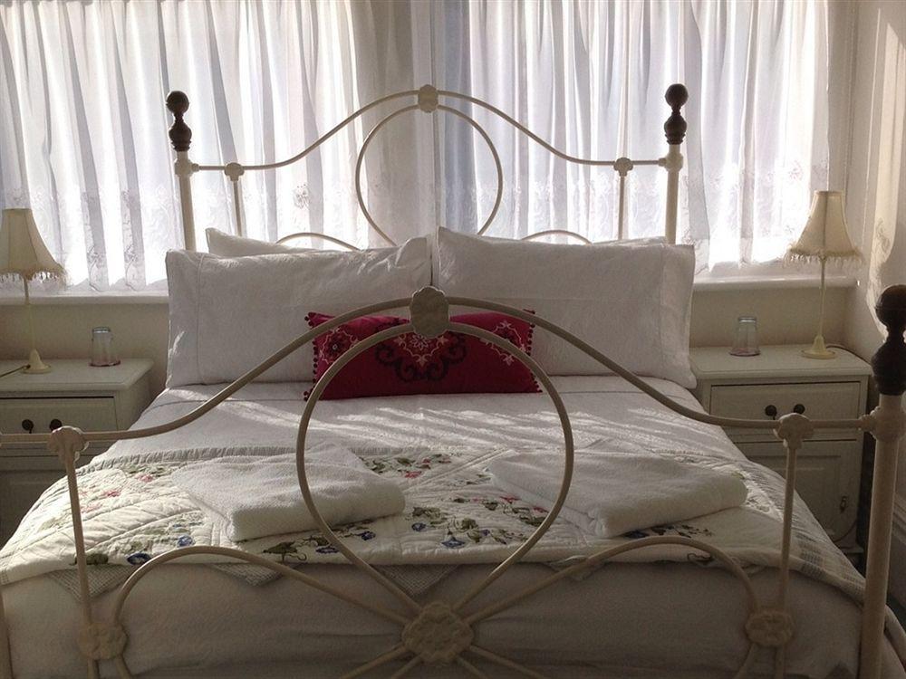 Bassets House Bed & Breakfast Eastbourne Bagian luar foto