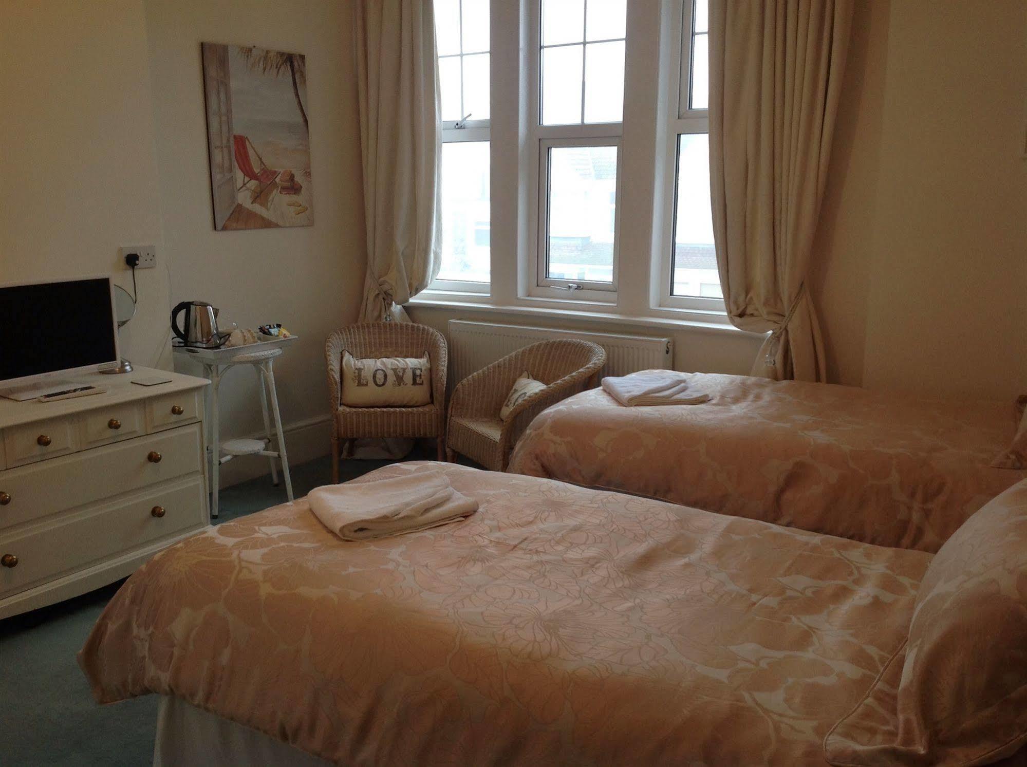Bassets House Bed & Breakfast Eastbourne Bagian luar foto